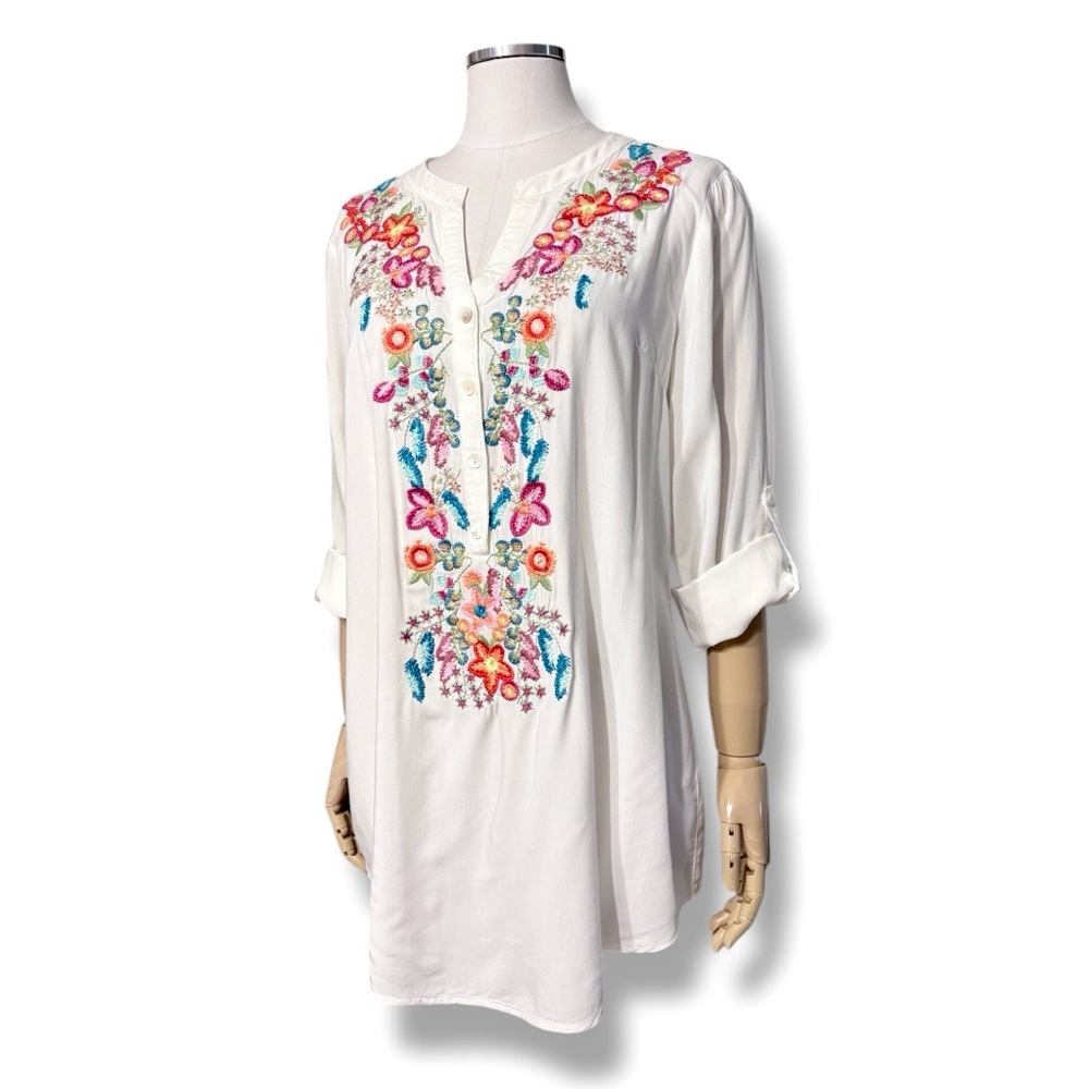 Solitaire White Split Neck Tunic Multicolored Flo… - image 1